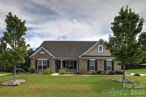 2084 Fuera Road active home in Palm Tree Cove, York, SC
