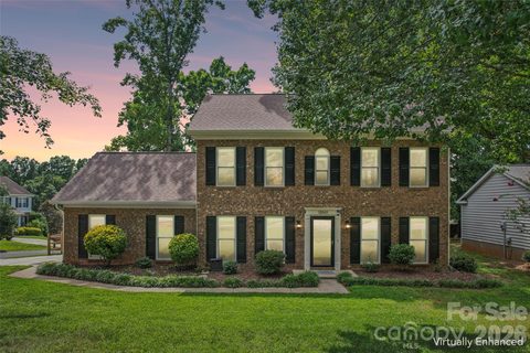 Homes in Woodside Falls, Pineville