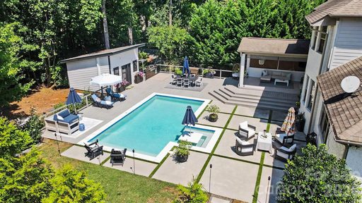 15304 Wyndham Oaks Drive pending home in Wyndham Oaks, Charlotte, NC
