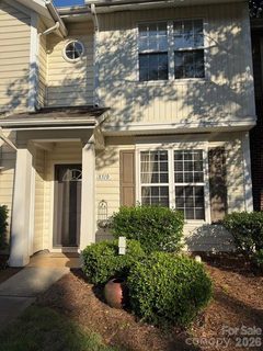 8310 Chaceview Court active townhome in Villages Of Avonlea, Charlotte, NC