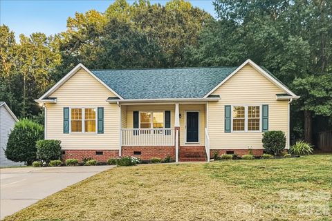 1186 Allison Bluff Trail active home in Lakeside, Rock Hill, SC