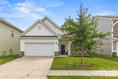9022 Evercrisp Lane active home in Orchard Creek, Charlotte, NC