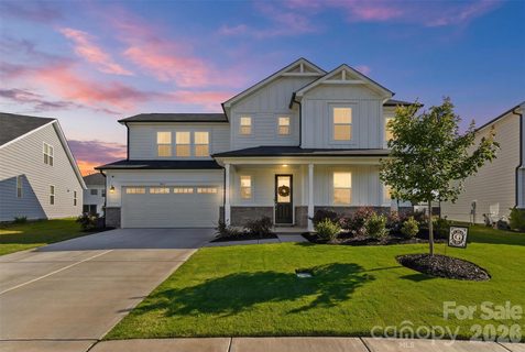 2621 Crimson Way active home in Waxhaw Landing, Monroe, NC