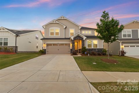 2333 Lorelei Terrace active home in Waxhaw Landing, Monroe, NC