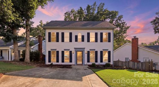 Homes in Woodside Falls, Pineville