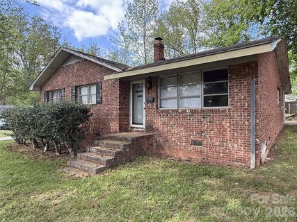 122 W Gregg Street pending home in Whiteville Park, Fort Mill, SC
