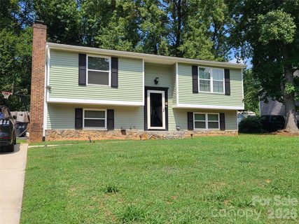 4809 Garvis Drive active home in Carrie Hills, Charlotte, NC