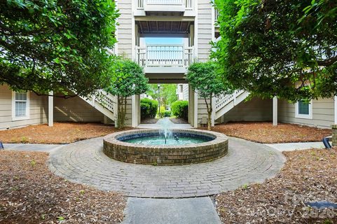 5007 Sharon Road active home in Chalcombe Court, Charlotte, NC