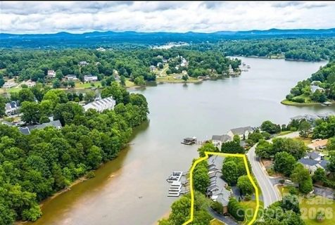 2200 6th Street active condo in Lakeside Condominiums, Hickory, NC
