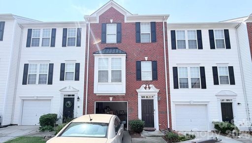 31 Heritage Oak Way active home in Oak Park, Simpsonville, SC