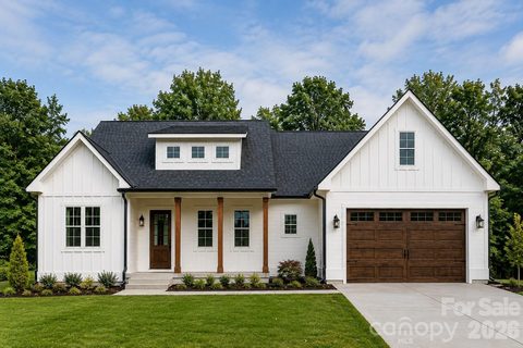 Homes in Shamrock Forest, Columbus