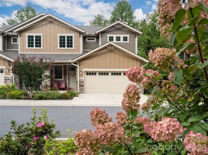 554 Sweet Birch Park Lane pending townhome in Sweet Birch Commons, Black Mountain, NC