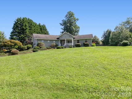 128 Stone House Road active home in Devonwood, Hendersonville, NC