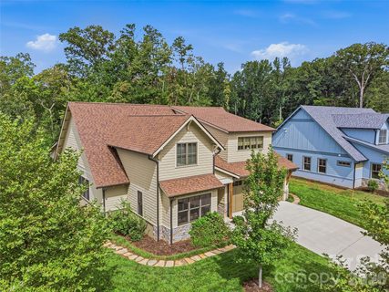 37 Ashe Park Circle active home in Ashecroft, Asheville, NC
