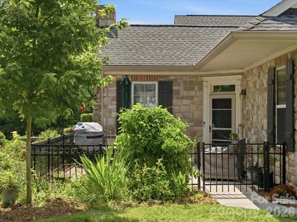 868 Ledgestone Court active condo in Stonecrest Villas Of Tega Cay, Tega Cay, SC