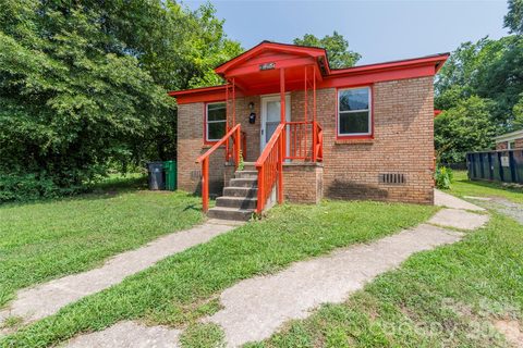 1812 Catherine Simmons Avenue active multi-family property in Lincoln Heights, Charlotte, NC