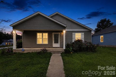 206 Dillon Drive active home in Blossom Meadows, Clinton, SC