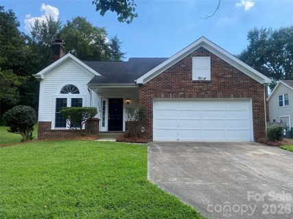 11101 Deerpath Court active home in Hunting Creek, Charlotte, NC