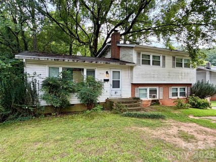 3512 Winterfield Place pending home in Winterfield, Charlotte, NC