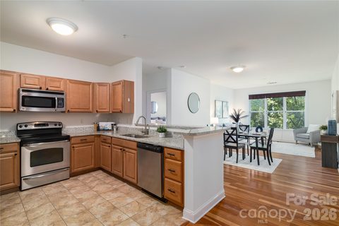 1000 E Woodlawn Road active home in Preston Flats, Charlotte, NC