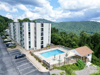 647 Town Mountain Road active home in Sunset Ridge Condominiums, Asheville, NC