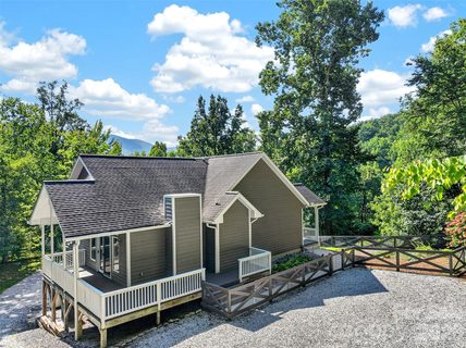 767 Hunnicut Mountain Road active home in Linville Falls Mountain Club And Preserve, Marion, NC