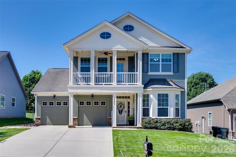 305 Laurel Bay Street pending home in Mountain Laurel, Concord, NC