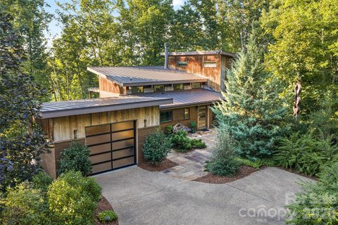 A home in Olivette