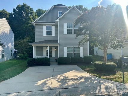 422 Danielle Way active home in Huntington Place III, Fort Mill, SC