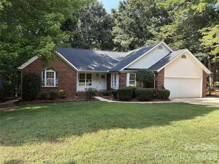13800 Woody Point Road pending home in Woody Point Acres, Charlotte, NC
