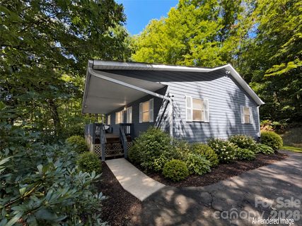 115 Knoll Ridge Lane active home in Coleman Mtn Estates, Waynesville, NC