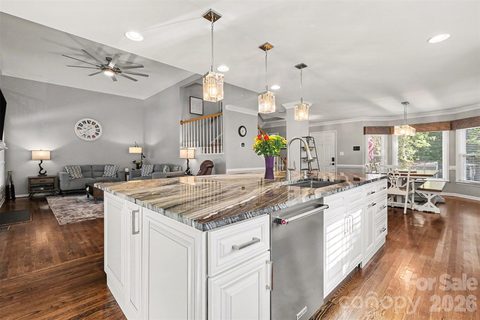 9433 Harris Glen Drive pending home in Davis Lake, Charlotte, NC
