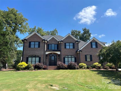 1686 Nestledown Court active home in Meadow Lakes II, Rock Hill, SC
