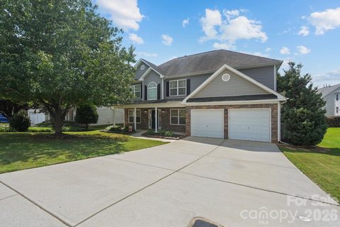 A home in Curtis Pond