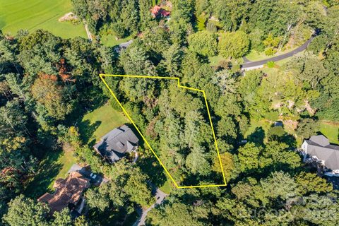 246 Classic Oaks Circle active lot in Classic Oaks, Hendersonville, NC