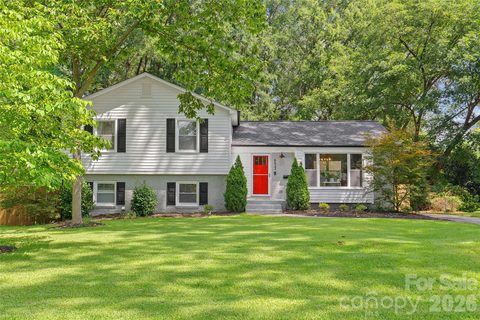 6623 Long Meadow Road pending home in Beverly Woods, Charlotte, NC