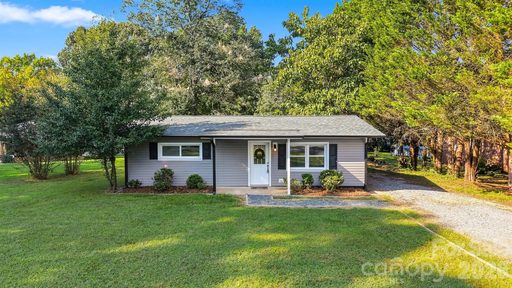 2938 11th Avenue active home in Geitner Heights, Hickory, NC