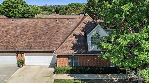 7418 Hurstbourne Green Drive active condo in Greenhurst At Piper Glen, Charlotte, NC