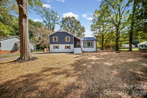 Homes in Hampshire Hills, Charlotte