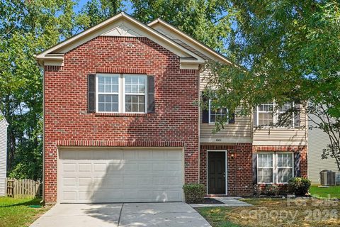 8401 Rockmoor Ridge Road active home in Herons Pond, Charlotte, NC