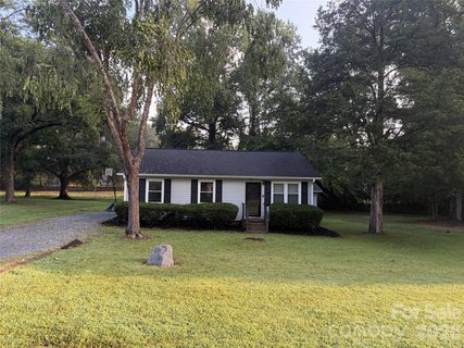 4012 Crestview Drive active home in Lakewood, Rock Hill, SC