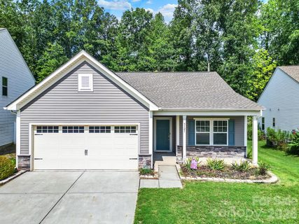 5121 Saddleback Drive active home in Arbordale, Mount Holly, NC