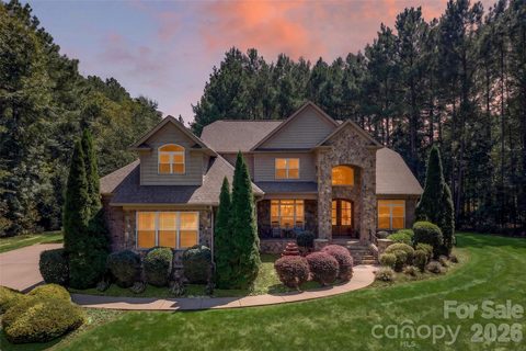 6653 Goose Point Drive active home in Pebble Bay, Denver, NC