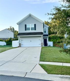 525 Newfound Hollow Drive active home in Upper Riverpointe, Charlotte, NC