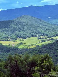 30 Wedgewood Terrace active home in Laurel Ridge, Black Mountain, NC