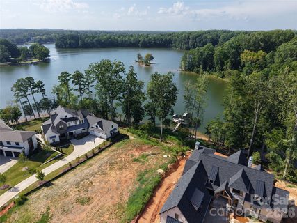1012 Timberlake Point