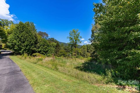 9999 Foxfire Estates Circle active lot in Foxfire Estates, Waynesville, NC