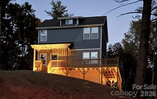 46 Old Chestnut Lane active home in The Ridges Of Pleasant Grove, Hendersonville, NC