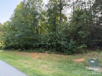 144 Heron Bay Drive active lot in Heron Bay, New London, NC