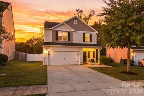 8219 Paw Valley Lane pending home in Paw Creek Village, Charlotte, NC